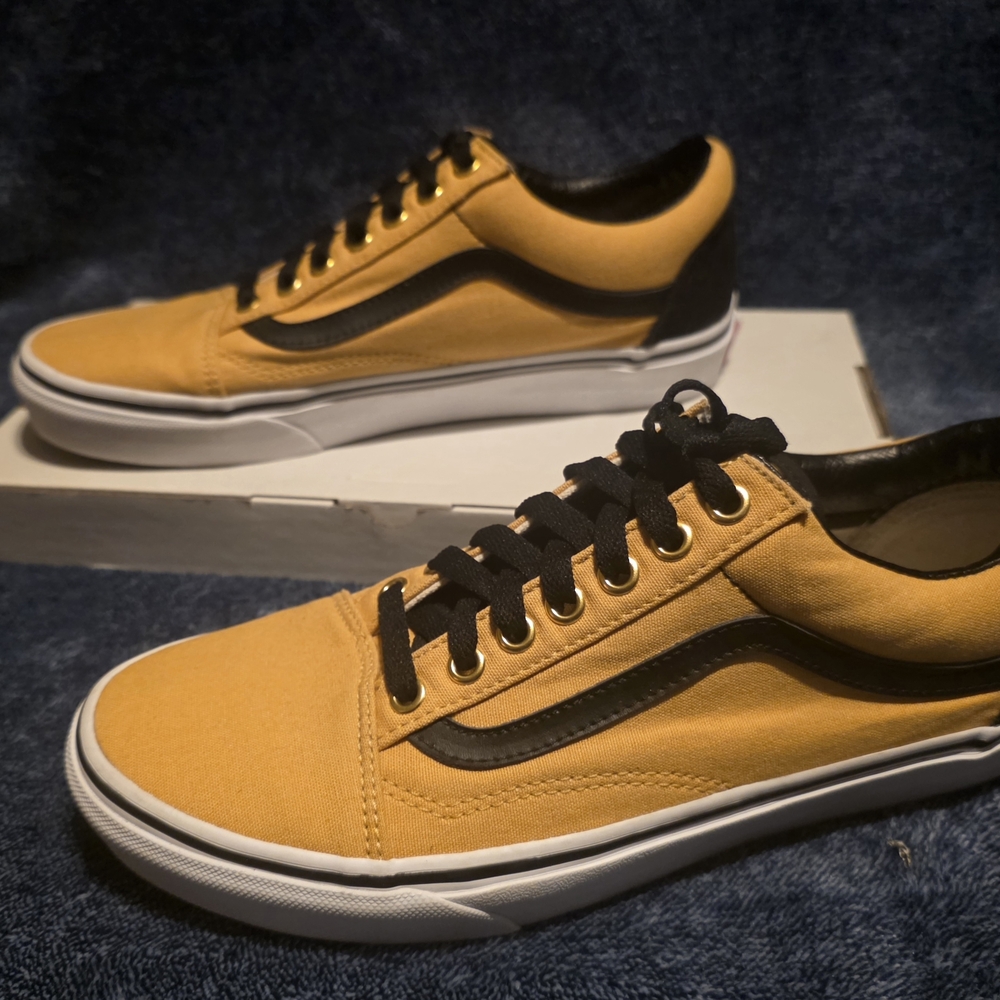 Vans Men's Yellow and Black Sneakers
